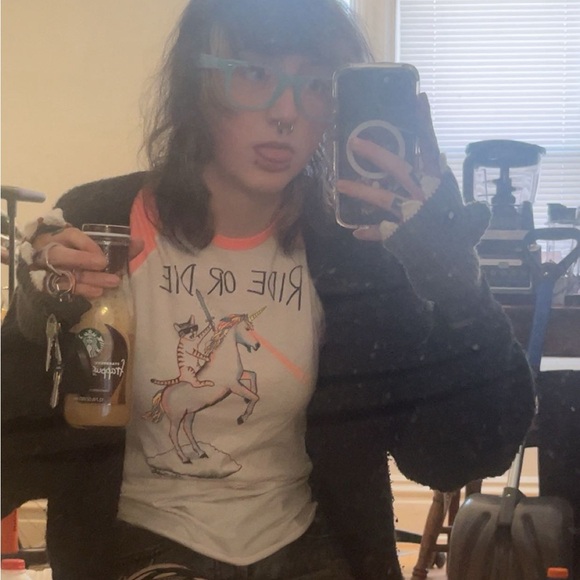 Meet your Posher, juno - Picture 2 of 6